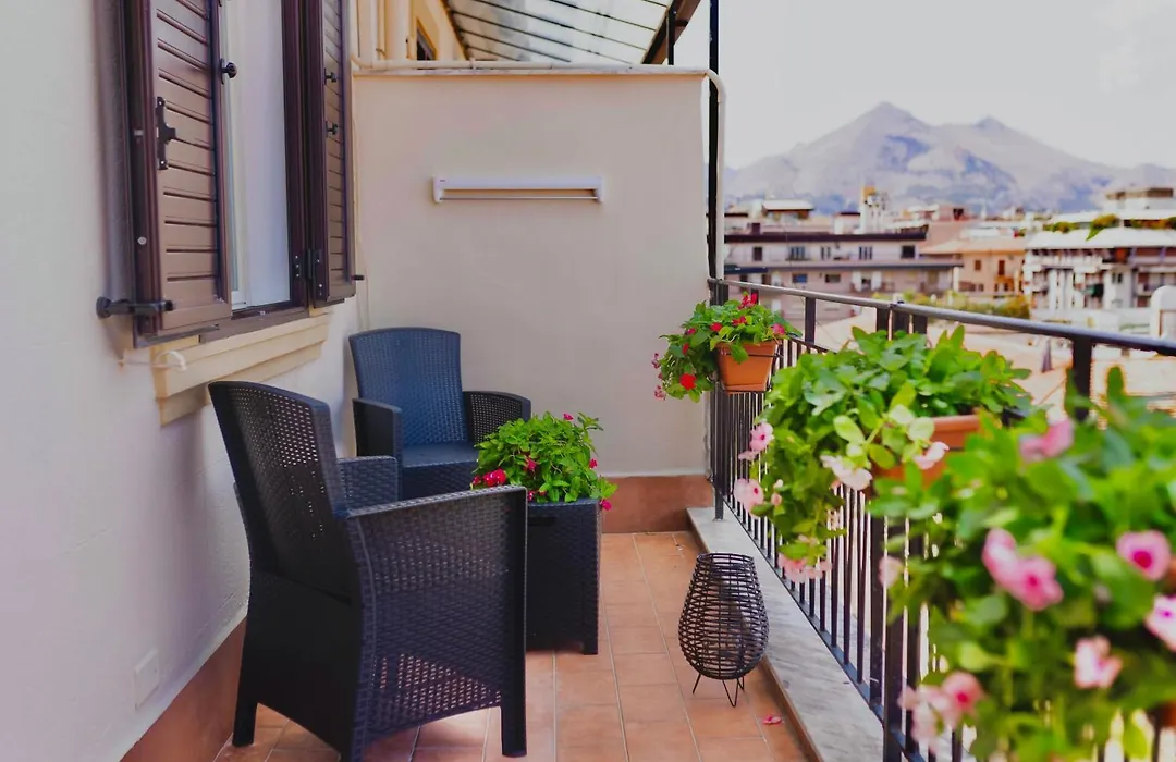 Politeama Charming Apartment-1